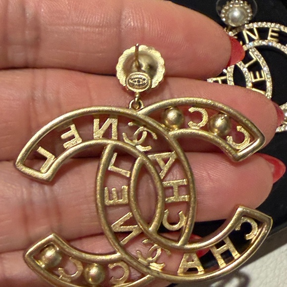 Earrings - Picture 5 of 7